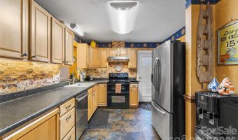 10 Oak Leaf Ln, Arden, NC 28704