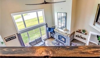 9174 207th Ave, Anamosa, IA 52205