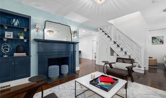 28 John St, Newport, RI 02840