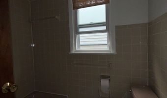 696 AVENUE E Floor 1, Bayonne, NJ 07002