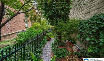 407 N 8th St, Allentown, PA 18102