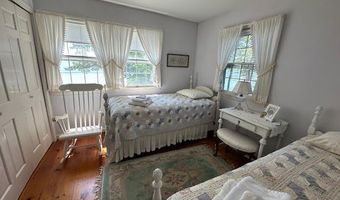 11 Tozier St, Belfast, ME 04915