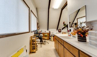 36910 EDGEHILL Rd, Springfield, OR 97478