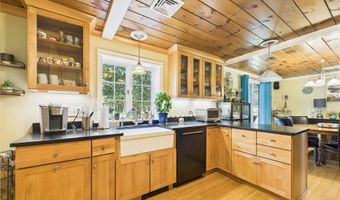 95 Mail Rd, Exeter, RI 02822