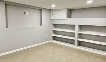 6 Clarkson St, Ansonia, CT 06401