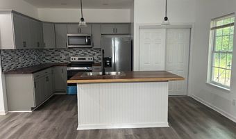 222 Edgewood Dr, Bainbridge, GA 39819