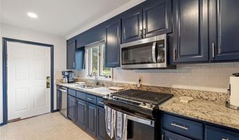 211 Hidden Creek Dr, Advance, NC 27006
