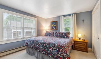 292 Plymouth St, Abington, MA 02351