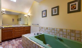 71 Phillips Ln, Glocester, RI 02814
