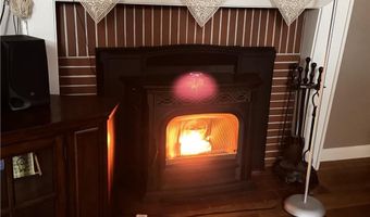 91 Ridgeway Rd, Cranston, RI 02920