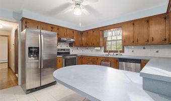 350 Essex Rd, North Kingstown, RI 02852