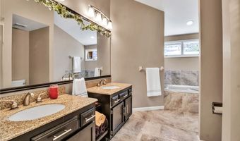 88 Breezewood Cmn, Amherst, NY 14051