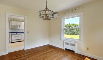 10 Roosevelt Ave, Lincoln, RI 02865