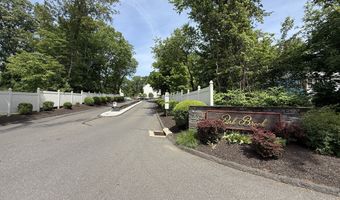 2 A Jeanette St 7, Danbury, CT 06811