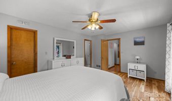 210 Meadow Run Ext, Asheville, NC 28806