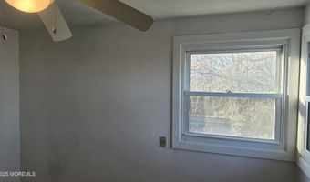 131 Veeder Ln, Bayville, NJ 08721