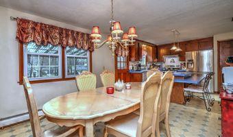 21 Oxford Ln, Cromwell, CT 06416