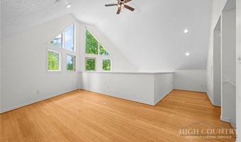 830 W Tweetsie Ln, Banner Elk, NC 28604