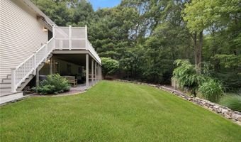5 Woodbine Ln, Exeter, RI 02822