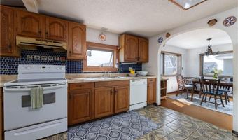 18 Beach Row, Narragansett, RI 02879