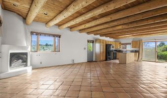 11 Mesa Sea Rd, Arroyo Hondo, NM 87513