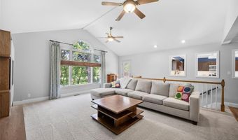 106 Hollyleaf Dr, Ballwin, MO 63021