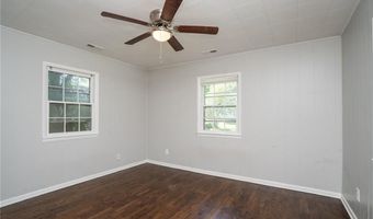 914 Jersey St, Baldwin City, KS 66006