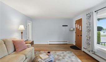 13 Garden Dr, Lincoln, RI 02865
