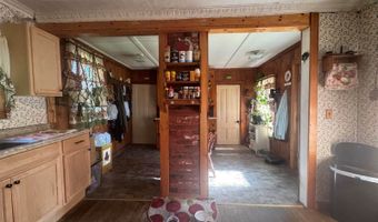121 Main Rd, Abbot, ME 04406