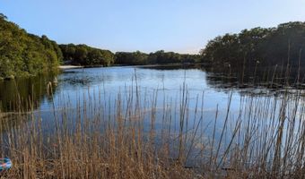 4 Panorama Dr, Alloway, NJ 07461