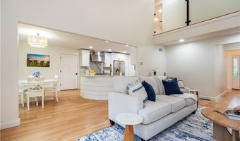 247 Glen Hill Dr, North Kingstown, RI 02874