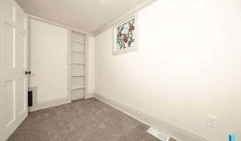 111 N 6th St, Beresford, SD 57004