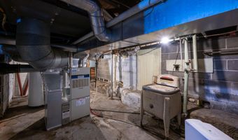 507 E 9th St, Auburn, IN 46706