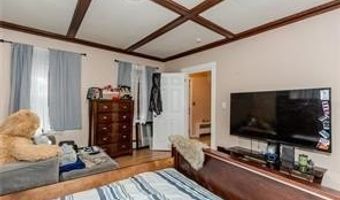 825 Douglas Ave, Providence, RI 02908