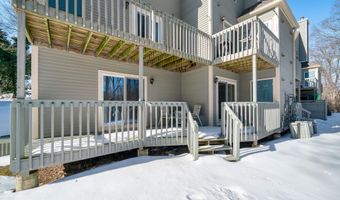 39 Manorwood Dr 39, Branford, CT 06405