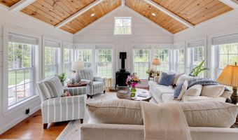 104 Champagne Cir, Campton, NH 03223