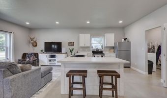 522 W 2nd St, Baxter Springs, KS 66713