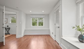 3118 17TH St N, Arlington, VA 22201