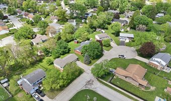 8768 Meadowridge Ln, Indianapolis, IN 46217