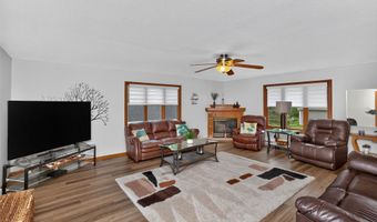 713 10th Ave NW, Altoona, IA 50009