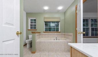 25 Hunter Ln, Albrightsville, PA 18210