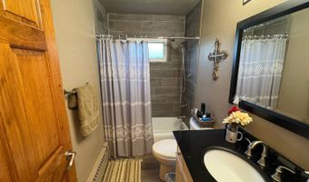 1105 Benton St, Albany, MO 64402