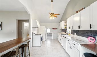 1507 Searle St, Des Moines, IA 50317