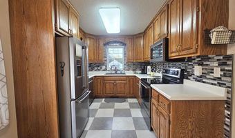 1204 Willow Dr, Aberdeen, SD 57401