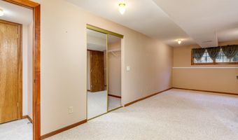 2116 Ironwood Ct, Ames, IA 50014