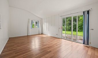 20 Sunshine Ln, Amityville, NY 11701
