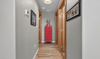 414 Parkside Dr, Ashland, OR 97520