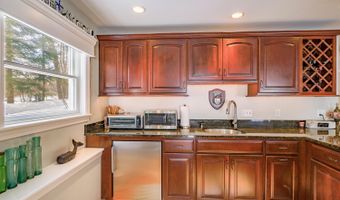 130 Bayside Dr, Belfast, ME 04915