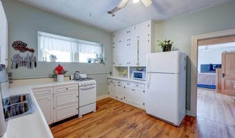 107 E 7th Ave, Arkansas City, KS 67005