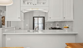 1943 N Charter Point Dr D, Arlington Heights, IL 60004